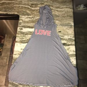 I am selling this lovely summer dress.